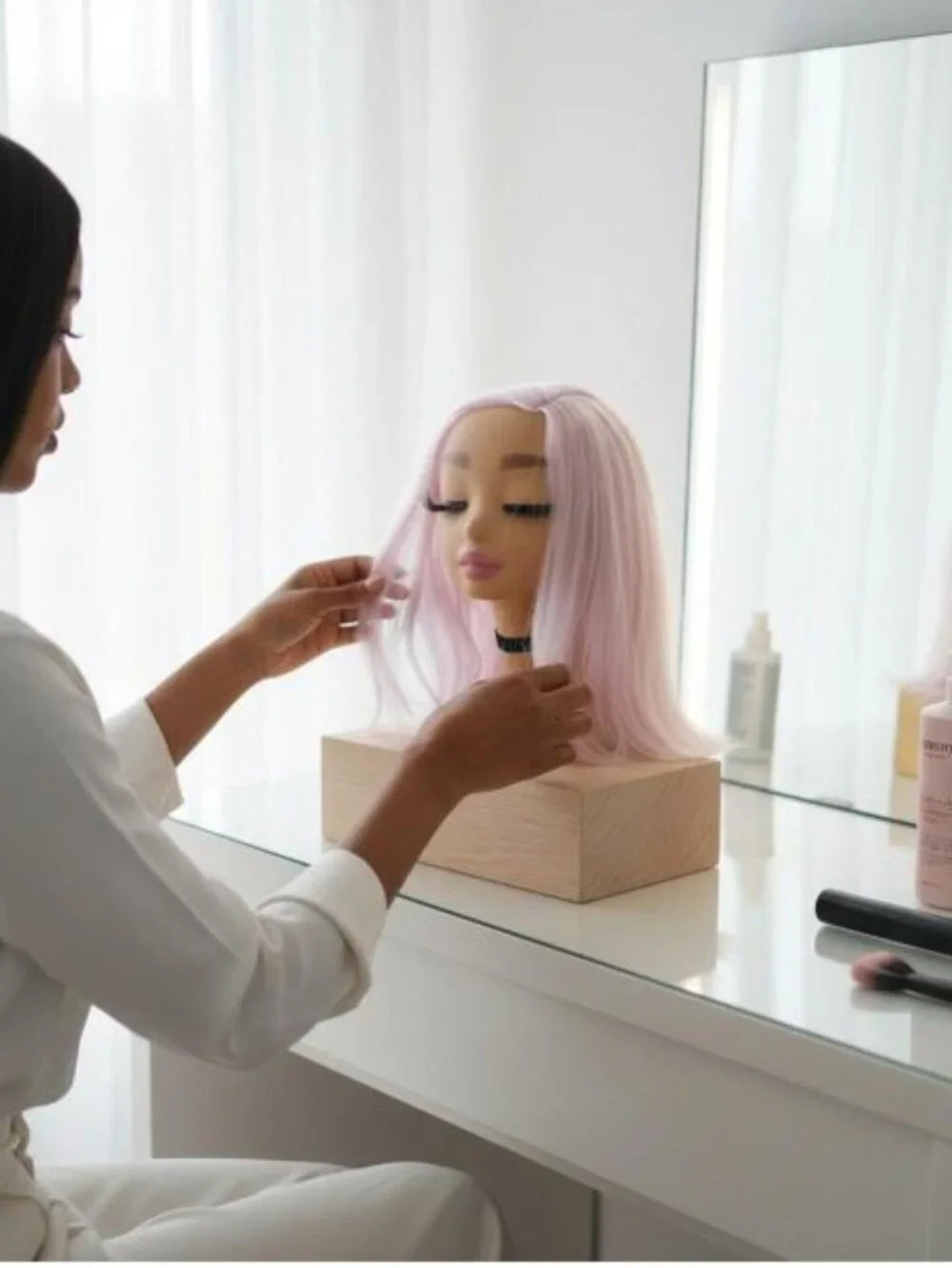 Who’s That Girl Dollface Styling Head Pink Hair Beauty Practice Display Doll